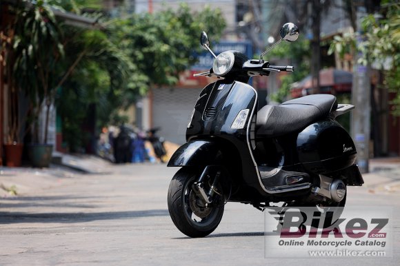 2005 Vespa Granturismo 125 L photo